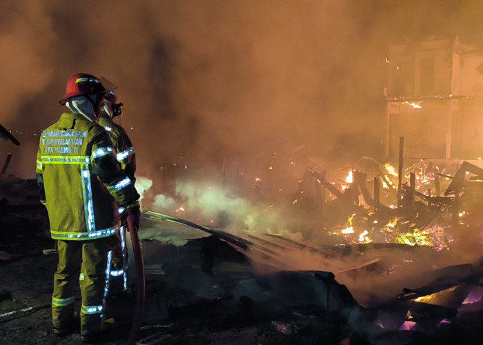 Diduga Akibat Gas Elpiji Bocor, Kebakaran Hanguskan 9 Rumah di 1 Ilir Palembang