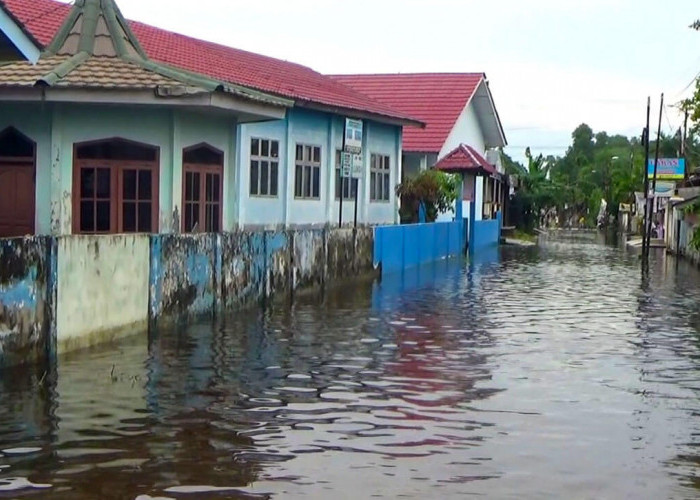 Akibat Hujan Deras Guyur Palembang, Jalan Lebak Jaya III Terendam Banjir Hingga 50 Centimeter