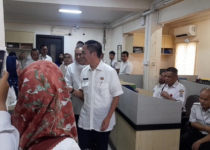 Sekda Kota Palembang Sidak Pelayanan Publik Pasca Lebaran