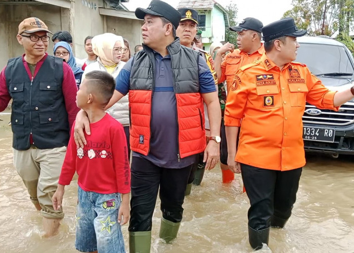 Terima Laporan Warga, Bupati Dan Wakil Bupati Banyuasin Gerak Cepat Langsung Tinjau Korban Banjir