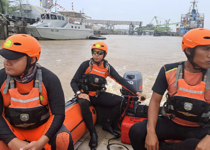 Tim SAR Gabungan Lakukan Pencarian Bocah 11 Tahun Terseret Arus Sungai Musi