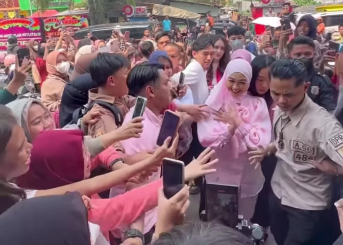 Balik Kampung Halaman, Youtuber Ria Ricis  Disambut Hangat Warga Palembang