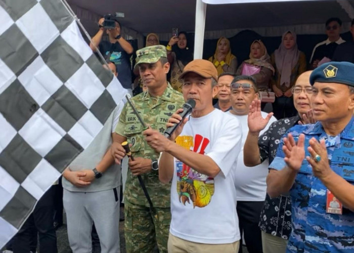Dari Palembang untuk Sumatera, Walikota Lepas 10 Armada Bantuan Bencana 