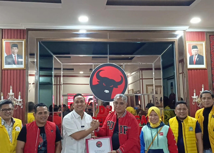 M Hidayat Ambil Formulir Penjaringan Bakal Calon Walikota Palembang Lewat PDI Perjuangan