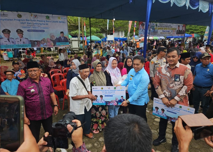 PLN untuk Rakyat: Salurkan Bantuan Pasang Baru Listrik (BPBL) pada HUT Lebong ke-22