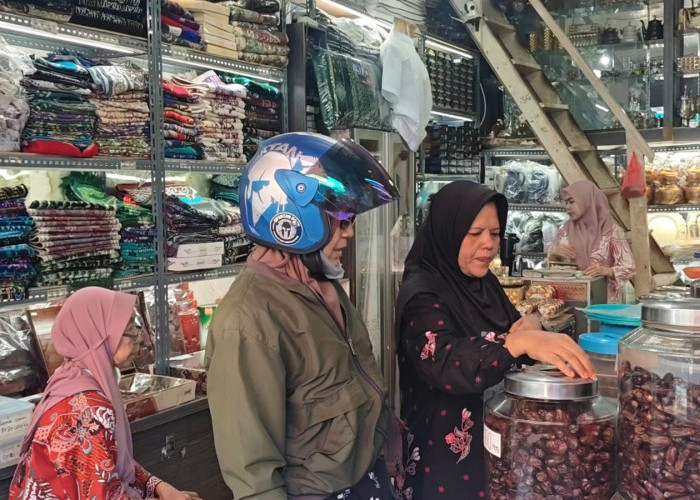Toko Oleh-Oleh Haji di Palembang Diserbu Pembeli Lebih Awal, Penjualan Naik Signifikan