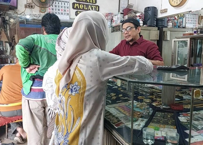 Toko Emas di Palembang Mulai Beroperasi, Daya Beli Masih Rendah