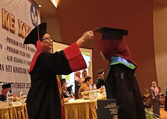 STIK Siti Khadijah Palembang Meluluskan 238 Sarjana dan Diploma, Siap Terapkan Ilmu Kesehatan dalam Masyarakat