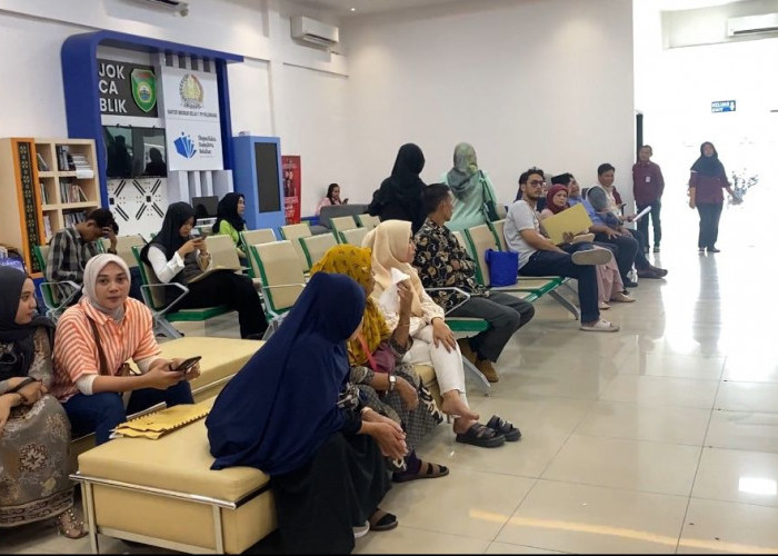 Libur Sekolah, Kantor Imigrasi Palembang Dipadati Warga