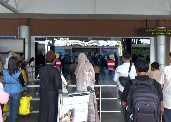 Hari Terakhir Libur, Penumpang Padati Bandara Internasional SMB II Palembang