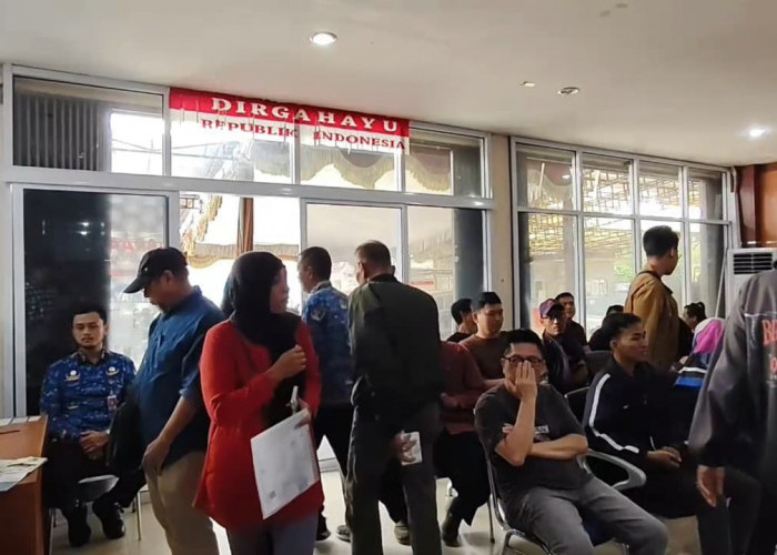 Kejar Deadline Pemutihan Pajak, Warga Padati Samsat Palembang