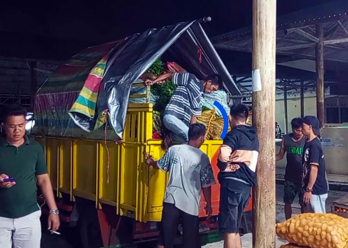 Aktivitas Bongkar Muat di Pasar Induk Batu Kuning Baturaja Mulai Terlihat Setelah Belasan Tahun Terbengkalai