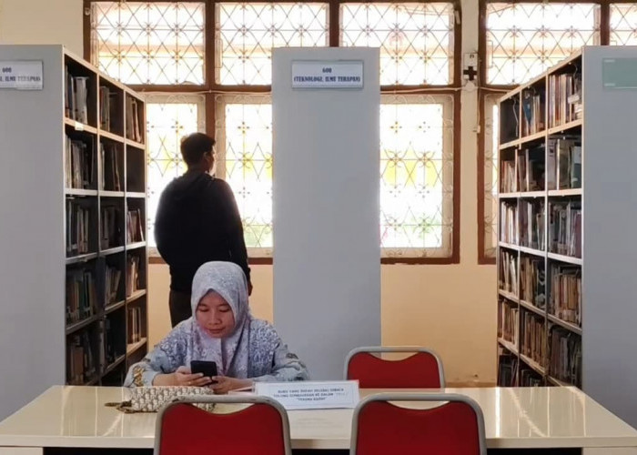 Minat Baca Anak Muda Tertekan Dominasi Gadget