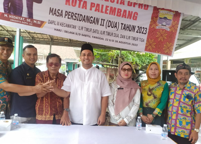 Reses di Kecamatan Ilir Timur II Palembang, M Hidayat Fokus Selesaikan Perbaikan Lampu Jalan