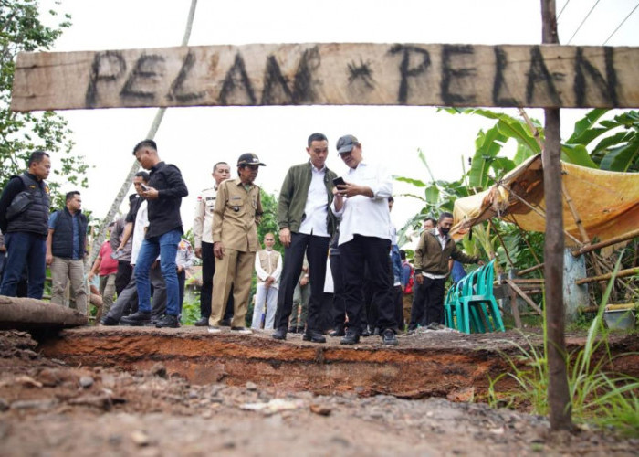 Jembatan Desa Kandis Amblas, Dinas PUPR OKI Lakukan Penanganan Darurat