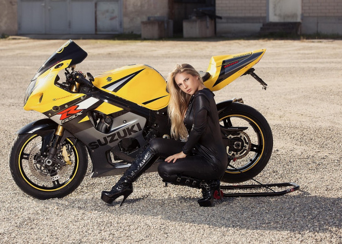 Motor Sport Suzuki Disukai Wanita, Tampil Sporty dengan Desain Modern