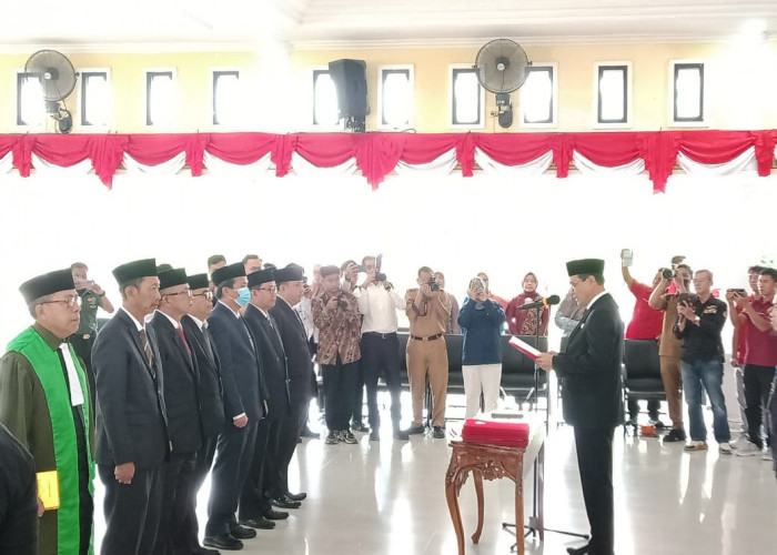 Bupati Edison Rotasi 6 Pejabat Pemkab Muara Enim