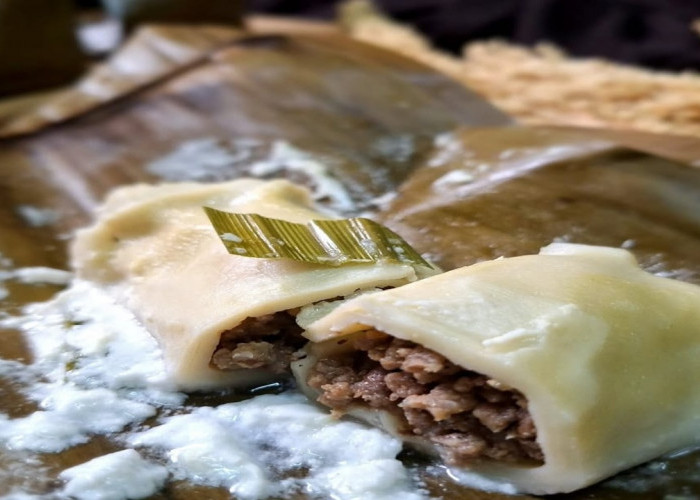 Menikmati Kelezatan Kue Mentu Isi Daging, Jajanan Tradisional Palembang yang Unik
