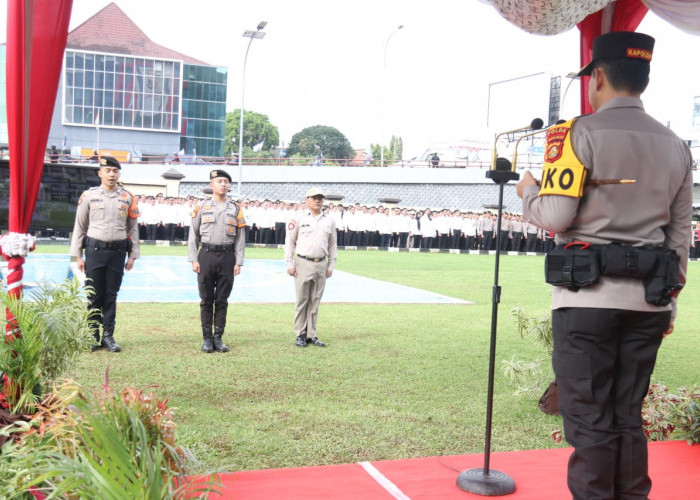 Kapolda Sumsel Berikan Penghargaan kepada 163 Personel Berprestasi