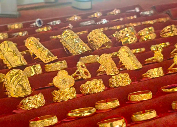 Harga Emas Perhiasan di Palembang Turun Jadi Rp14,3 Juta per Suku