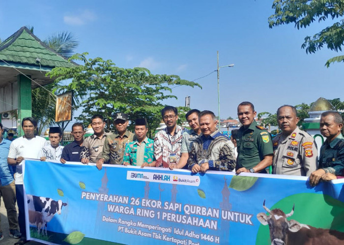 PTBA Unit Dermaga Kertapati Bagikan 26 Sapi Kurban untuk Warga Ring 1 Perusahaan