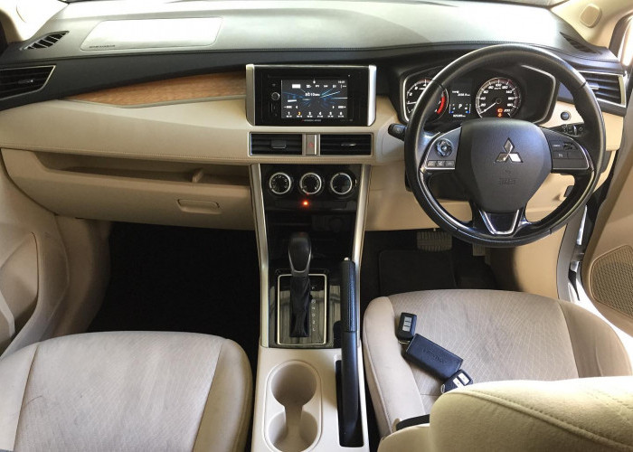  Mitsubishi Expander: MPV Rasa SUV  Yang Tawarkan Harga Kompetitif di Tahun 2024