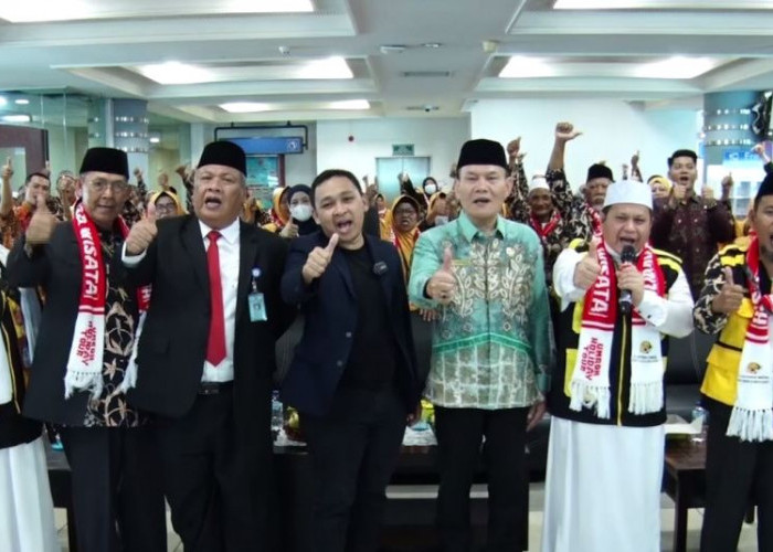 433 Jamaah Umrah Dilepas oleh Holiday Angkasa Wisata Menuju Tanah Suci dari Bandara SMB II Palembang