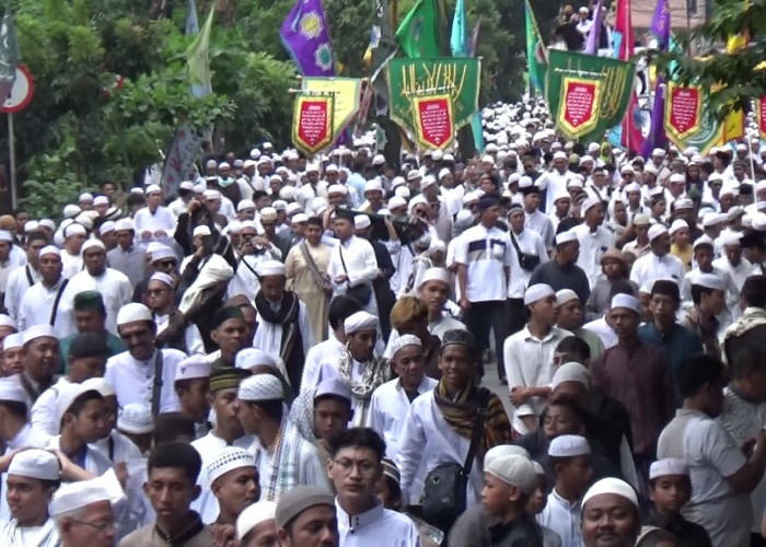 Puluhan  Ribuan Jamaah Hadiri Tradisi  Ziara Kubroh di Palembang