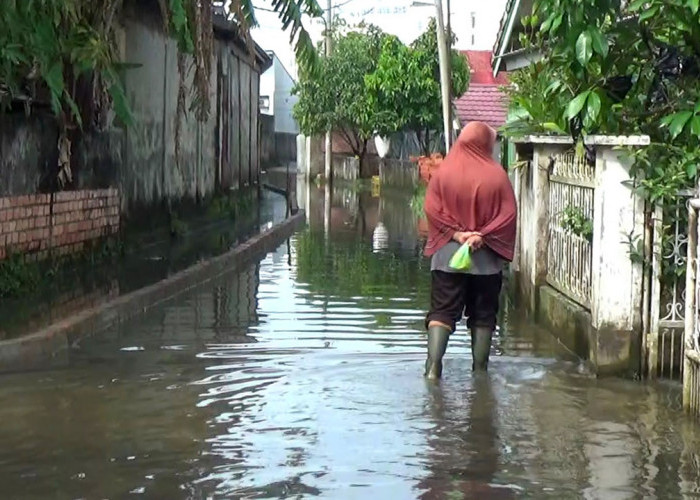 Hingga Rabu Pagi, Rumah Warga Kelurahan Bukit Lama Masih Tergenang Banjir