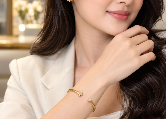 Gelang Cuff Emas Matte Finish, Minimalis dengan Kesan Modern
