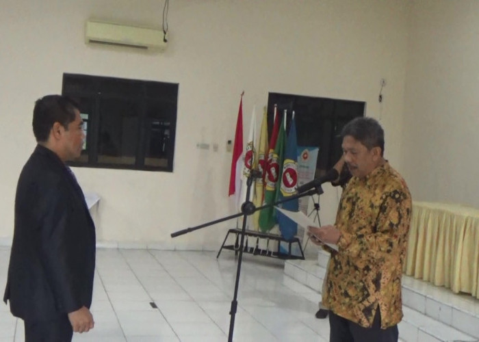 Doktor Ali Dahwir, SH., MH. Dilantik sebagai Rektor Universitas Palembang