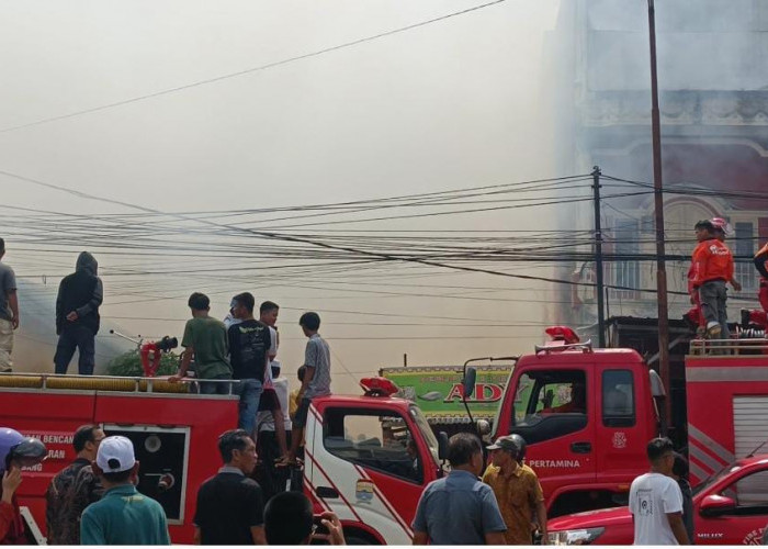 2  Rumah Semi Permanen di  Kelurahan Tangga Takat Diamuk Si Jago Merah, Diduga Sengaja Dibakar
