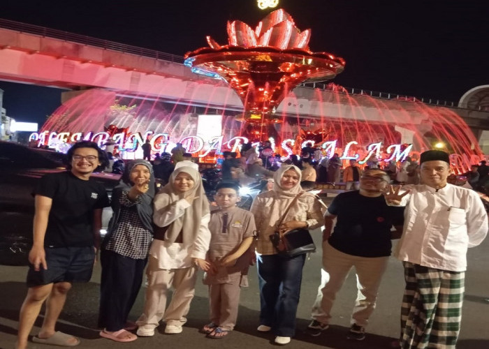 Viral dan Memikat, Air Mancur Palembang Jadi Buruan Foto Saat Lebaran