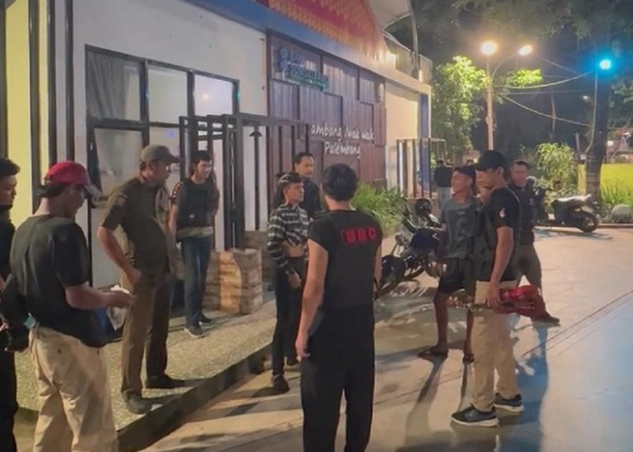 Satpol PP Palembang Amankan 6 Orang Pengamen di Kambang Iwak 