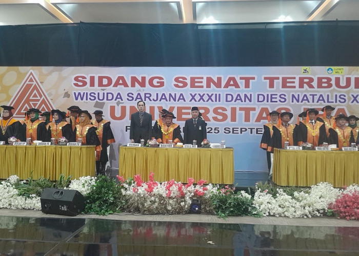 113 Sarjana Lulusan Universitas IBA Siap Bersiang di Dunia Kerja