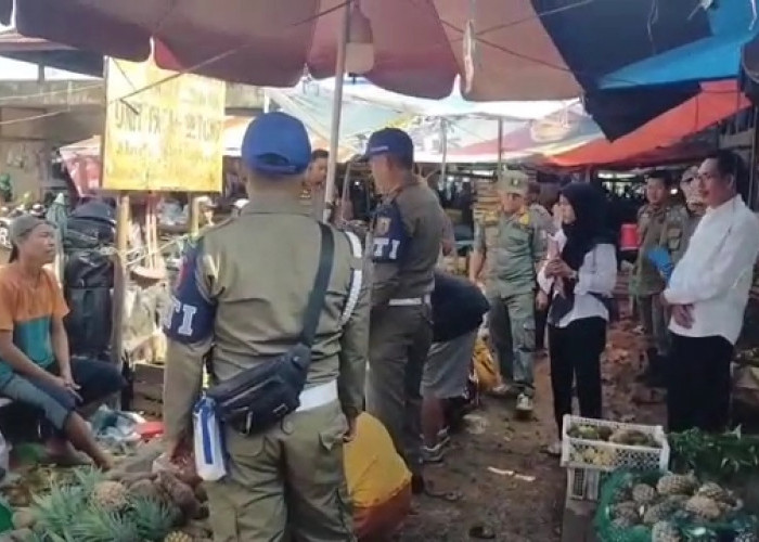 Puluhan PKL di Pasar Betung Banyuasin Ditertibkan Gunakan Lahan Parkir