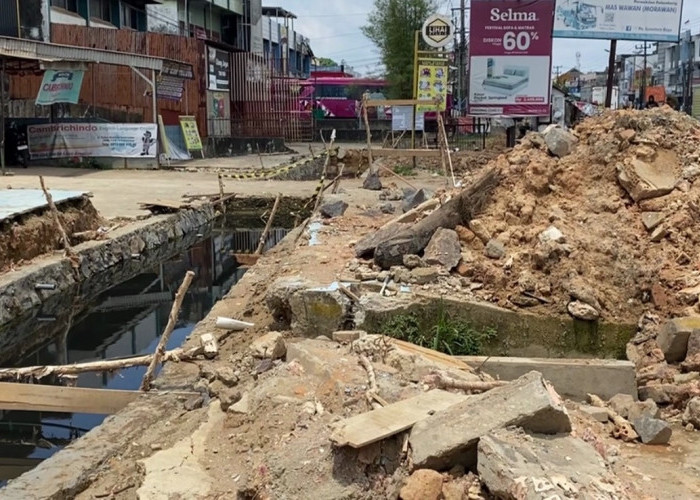 Warga Keluhkan Galian Drainase, Walikota Minta Laporan Tertulis 