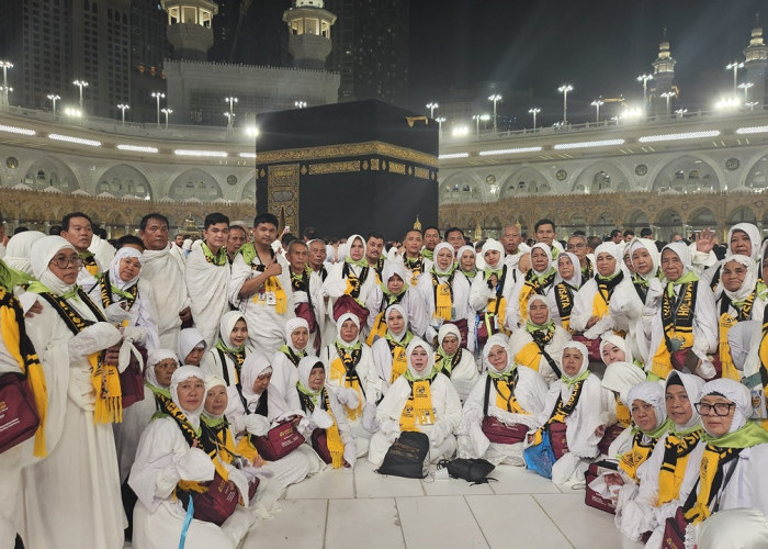 433 Jemaah Umroh Holiday Angkasa Wisata Laksanakan Umroh Pertama dengan Penuh Haru