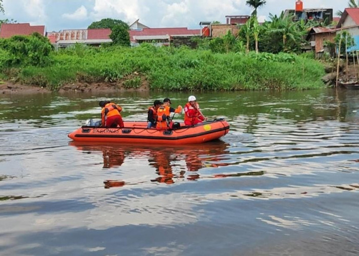 Hari Ketiga Pencarian, Korban Diduga Tenggelam di Sungai Borang Kota Palembang Tak Kunjung Ditemukan