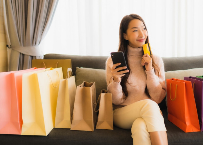 Lipstick Effect: Mengapa Orang Tetap Berbelanja di Tengah Kondisi Ekonomi yang Menantang?