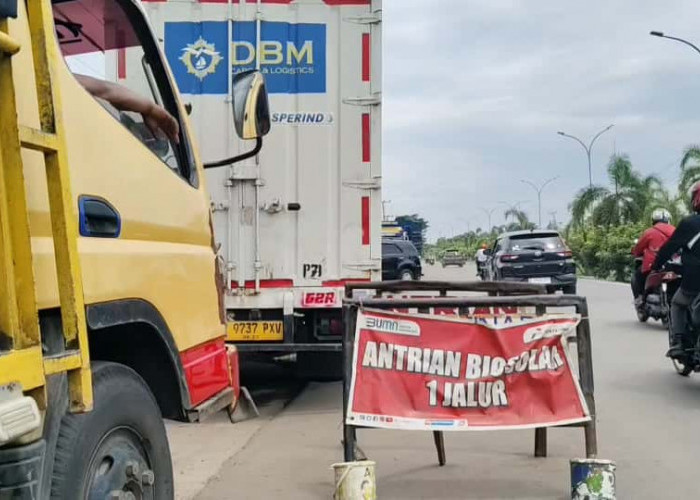 Antrean Solar di SPBU Simpang Bandara Kian Mengular, Sopir Keluhkan Pasokan Berkurang