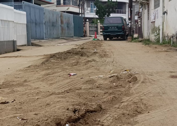 Warga Jalan KS Tubun Keluhkan Kerusakan Jalan Akibat Proyek IPAL