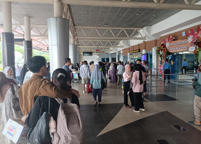 Hari Terakhir Libur Nataru, Bandara SMB II Terpantau Ramai