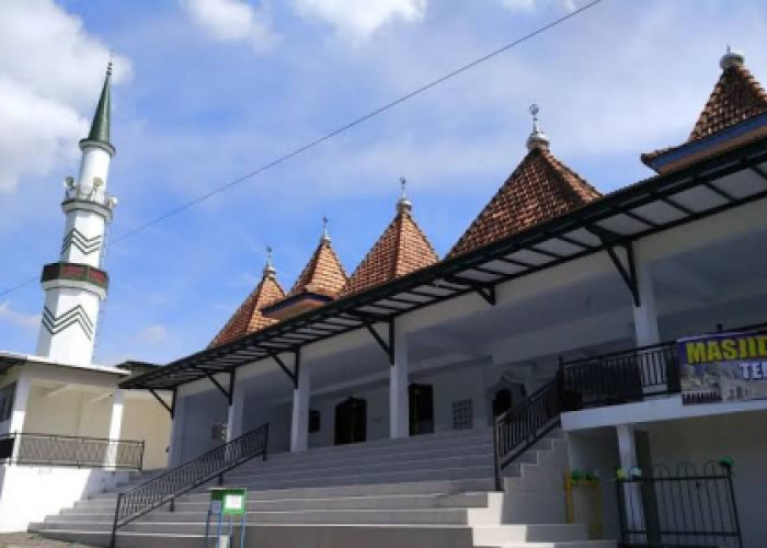 Masjid Sokambang: Menelusuri Jejak Kejayaan Sumenep