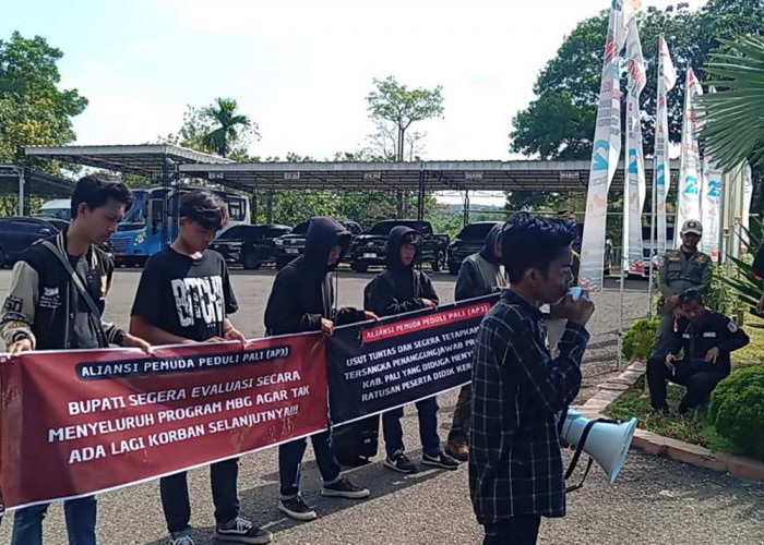 Aktivis Pemuda PALI Gelar Aksi Tuntut Pertanggungjawaban Kasus Keracunan Pelajar Ikut MBG
