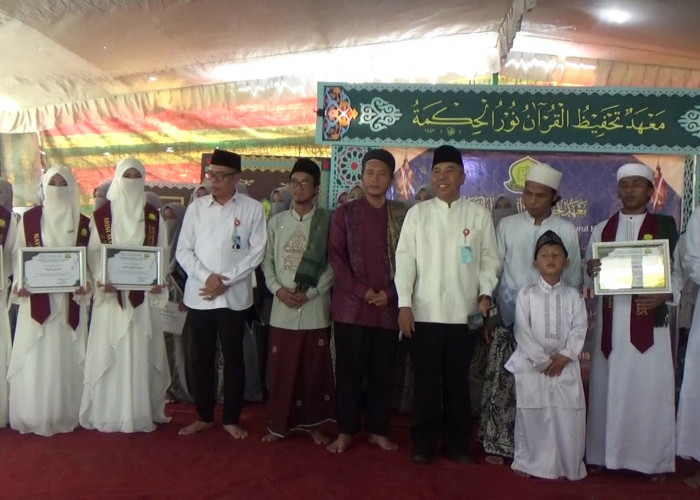 60 Wantri Ponpes Tahfidzul Qur'an Nuurul Hikmah di Wisuda 