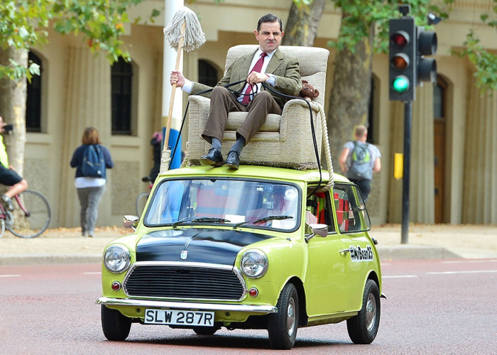 Penjualan Mobil Listrik Sepi Gara-gara Mr. Bean!  Lho Kok Bisa?.