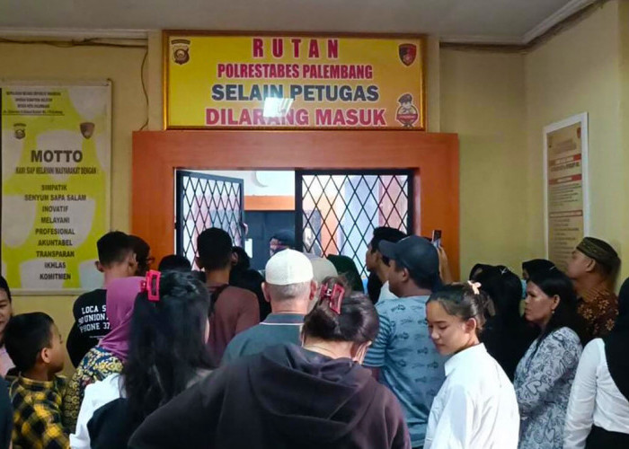 Puluhan Pengunjung Padati Rutan Polrestabes Palembang di Hari Kedua Iduladha 1445 Hijriah