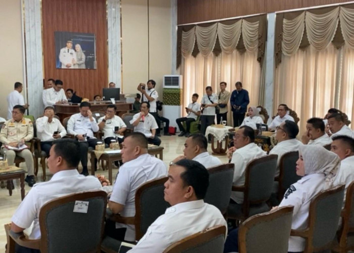 Wali Kota Palembang Pimpin Rapat Gakkum Membuang Sampah Sembarangan