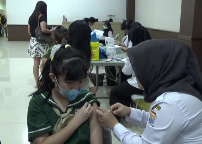 Sukseskan BIAS, Sekolah Palembang Harapan Gelar Imunisasi Siswa 